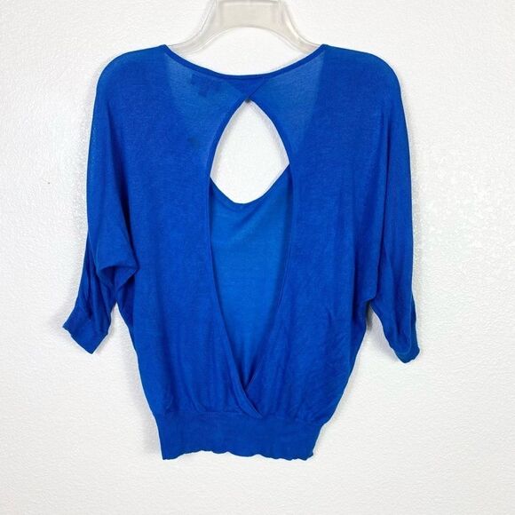 Express Blue Short Sleeve Open Back Lightweight Knit Top - Picture 4 of 6